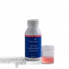 Bluelab pH calibration fluid is 250 ml (4.0 / 7.0)